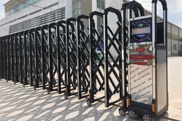 Cổng xếp inox tự động 201