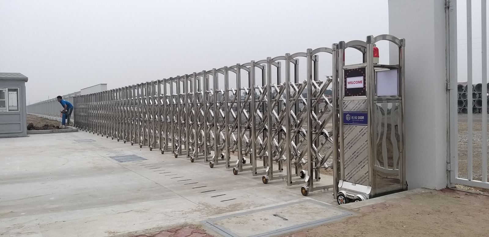 Cổng xếp inox