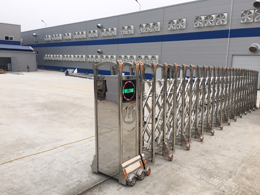 - Cổng xếp inox